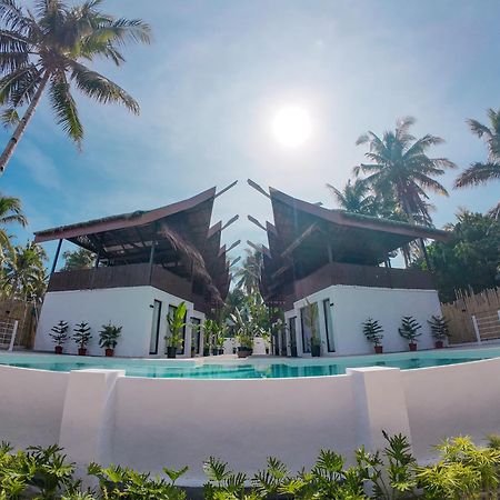 Cogon Tropical Resort Хенерал Луна Екстериор снимка