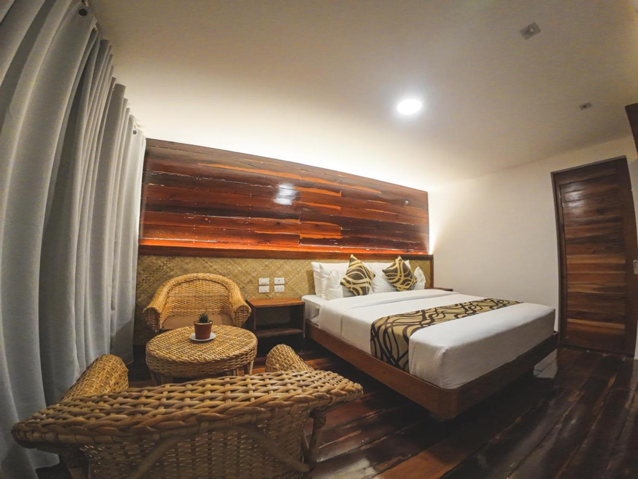 Cogon Tropical Resort Хенерал Луна Екстериор снимка