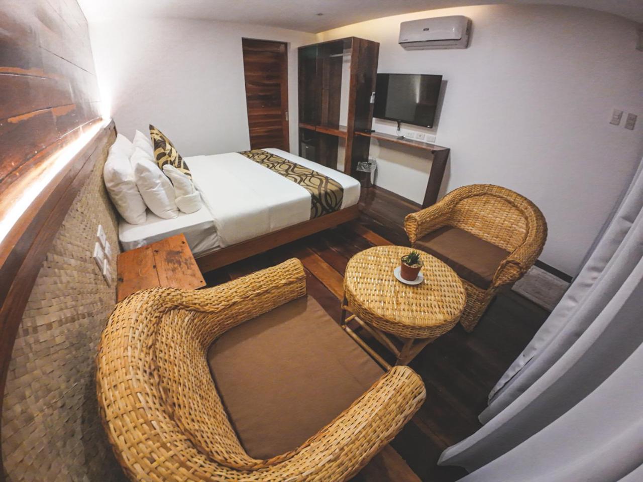 Cogon Tropical Resort Хенерал Луна Екстериор снимка
